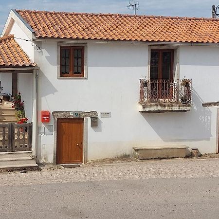Casa Do Soto Guest House Milhao Bagian luar foto